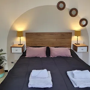 Lujoso Comodo Y Luminoso Con Seguridad 24 Hs Y Estacionamiento Apartamento